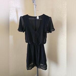 H&M Divided Black Short Sleeve Dress